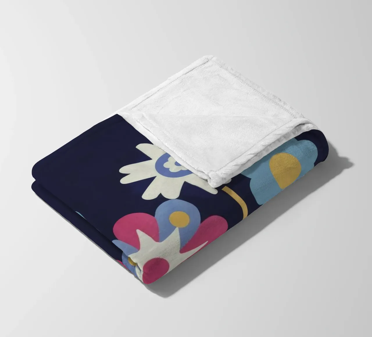 Fila di fiori stravaganti coperta in pile da Moonlite Desire