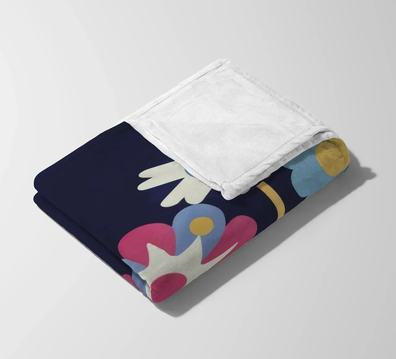 Fila di fiori stravaganti coperta in pile da Moonlite Desire
