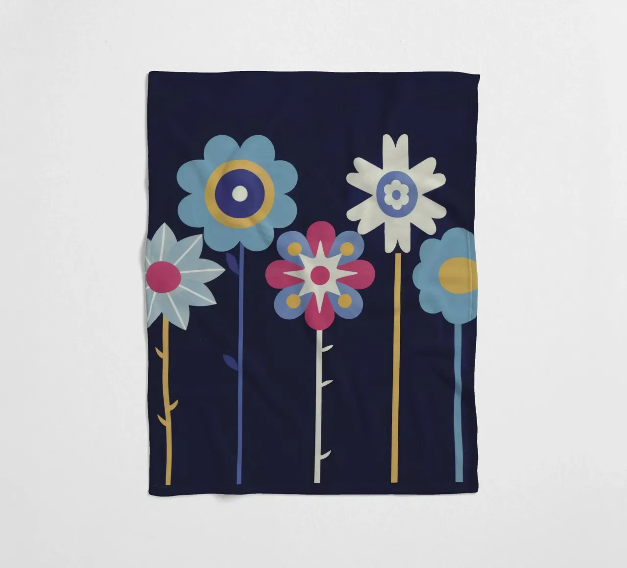 Fila di fiori stravaganti coperta in pile da Moonlite Desire