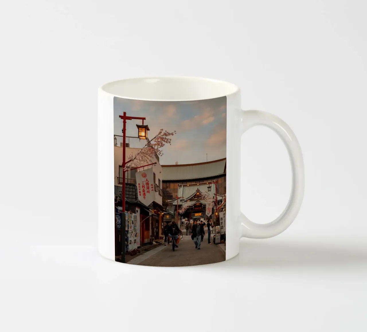 Tempio del tramonto a Tokyo, Giappone tazza in ceramica da Marcel Bisig