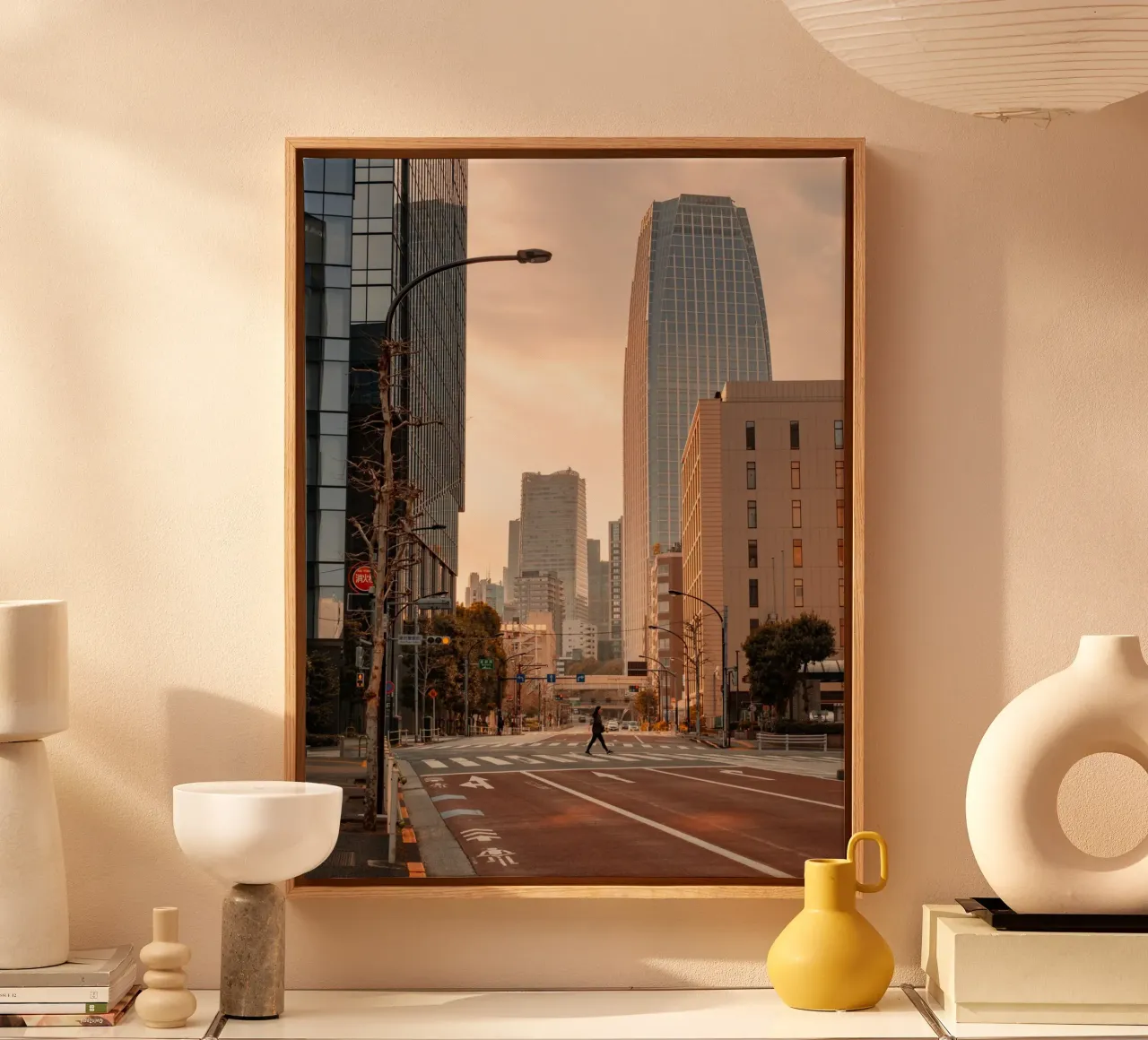 Eenzaam Tokio canvas met Baklijst van Marcel Bisig