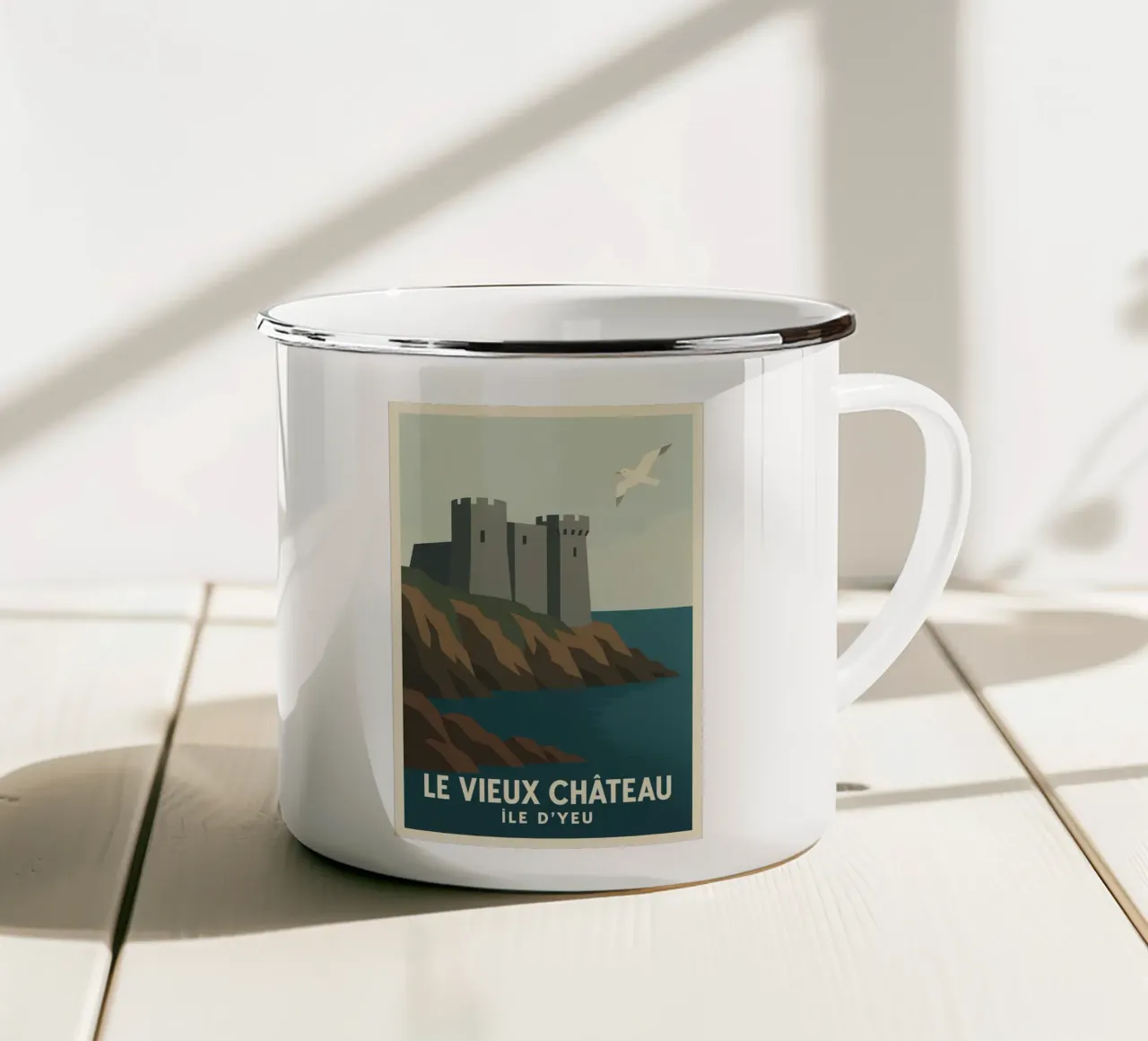 Le Vieux Château - Mistero e potere sull'Île d'Yeu tazza in smalto da JETLAG | affiches voyage