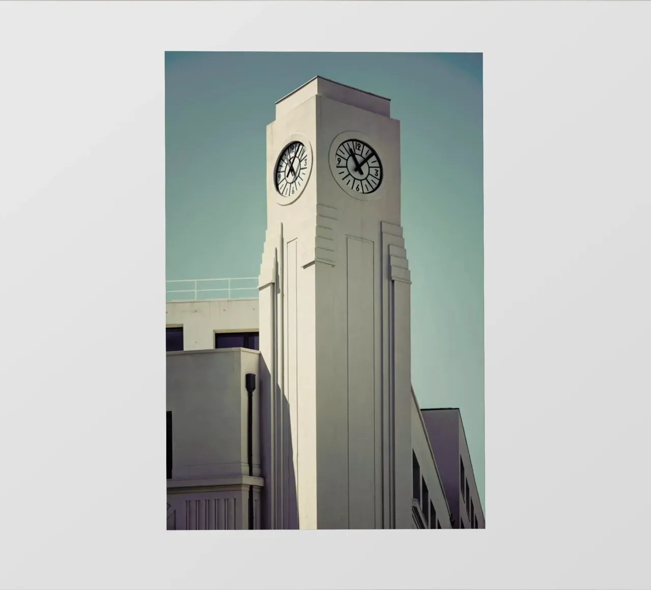 Clocktower pellicola backlit da Michael Belhadi