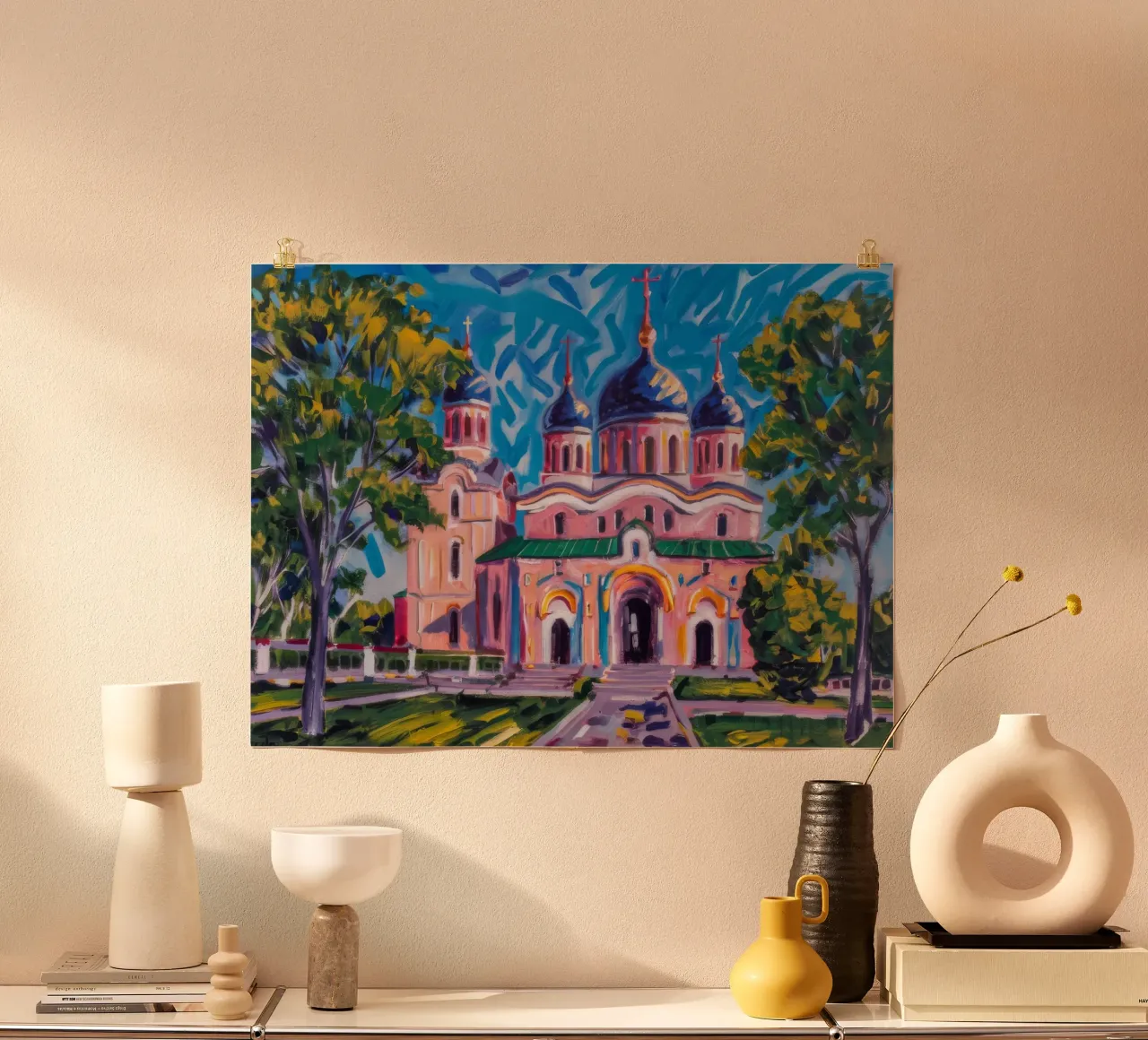 Grandezza della chiesa di Roseate poster con telaio in legno da Lush Essence