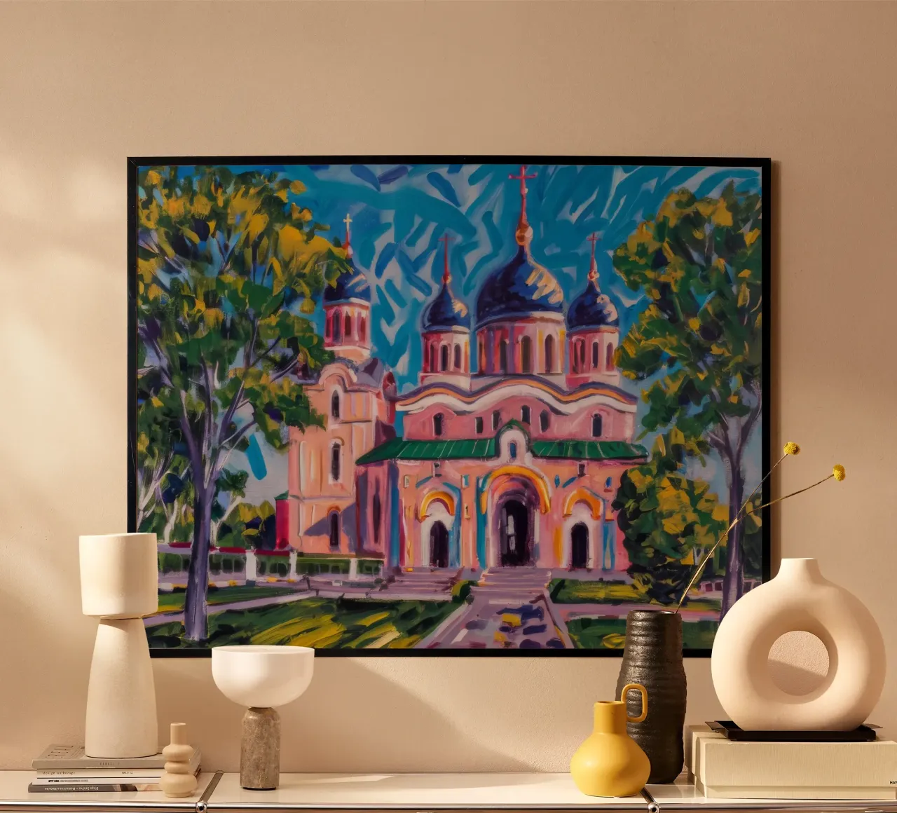 Grandezza della chiesa di Roseate poster con telaio in legno da Lush Essence