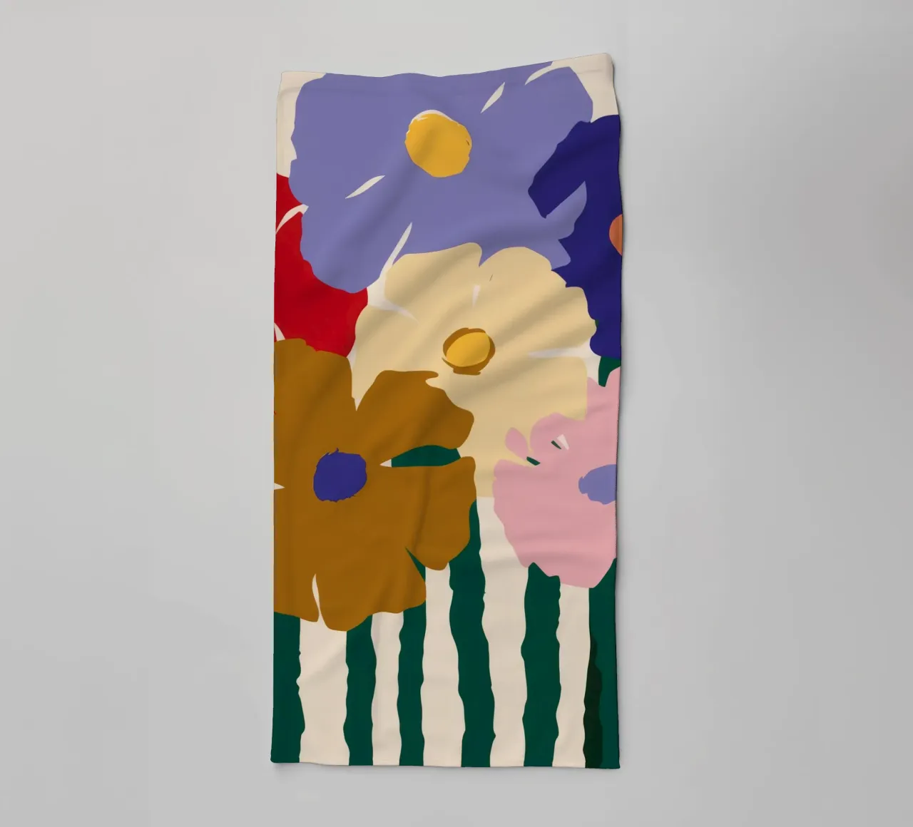 Overlappende bloemblaadjes droom badhanddoek van Moonlite Desire