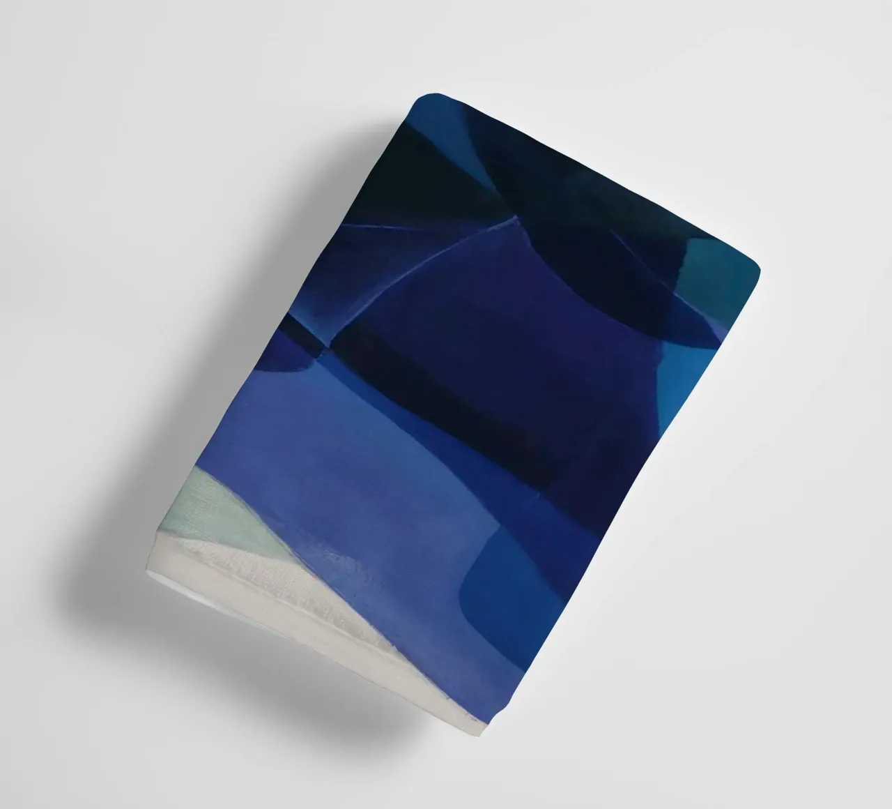 Echi di profondità cerulei asciugamano da bagno da Vivid Reverie