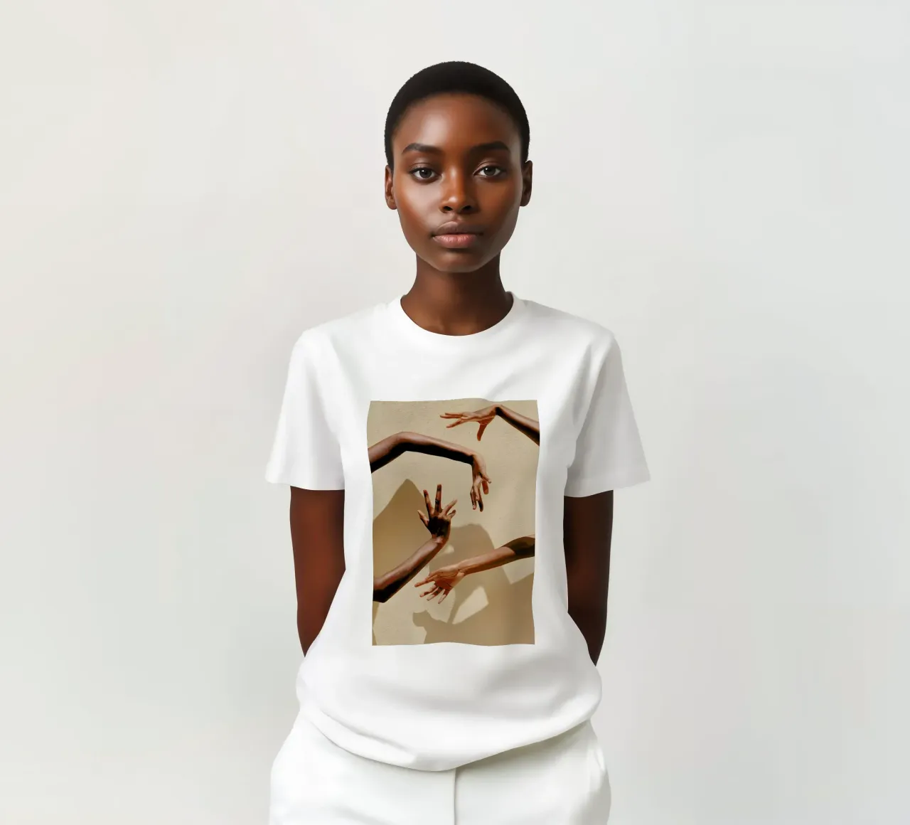 Hands in Motion t-shirt da EyeEm Mobile GmbH