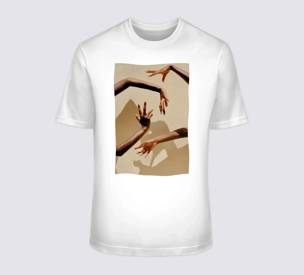 Hands in Motion t-shirt da EyeEm Mobile GmbH