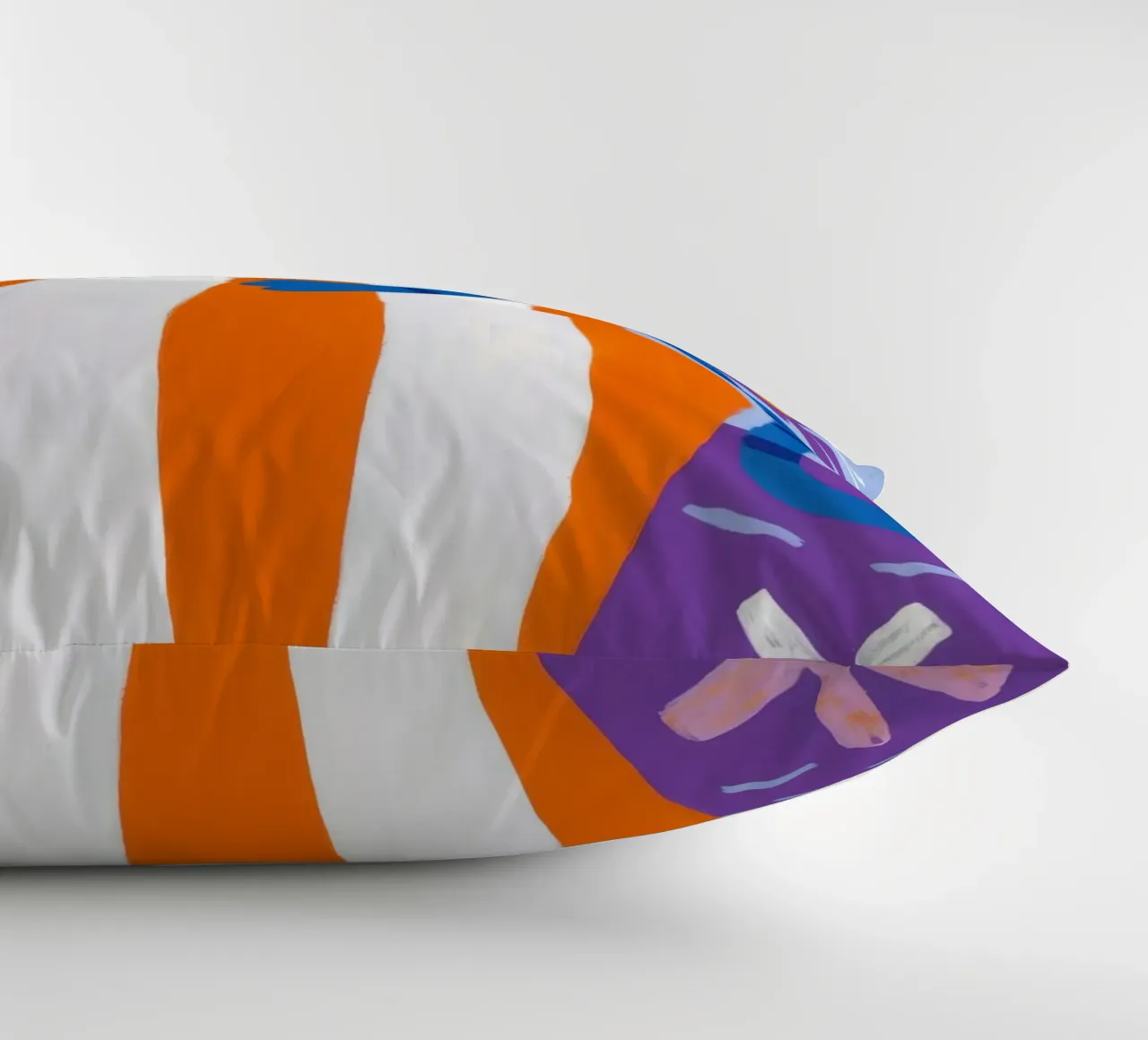 Gatto eccentrico a strisce cuscino da Moonlite Desire
