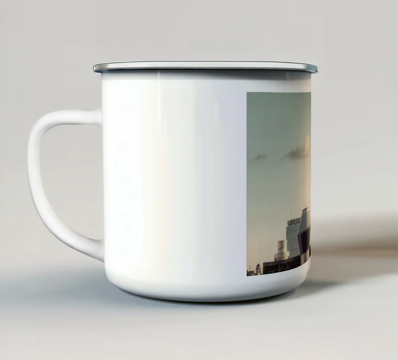 Dach tazza in smalto da Michael Belhadi