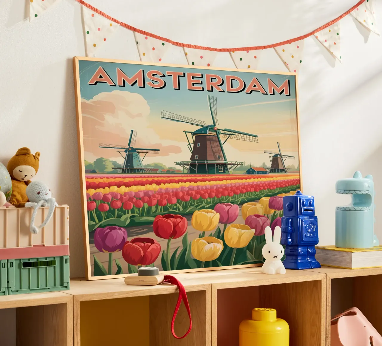 Poster di viaggio vintage sui tulipani di Amsterdam poster con telaio in plastica da Vintage Travel Art