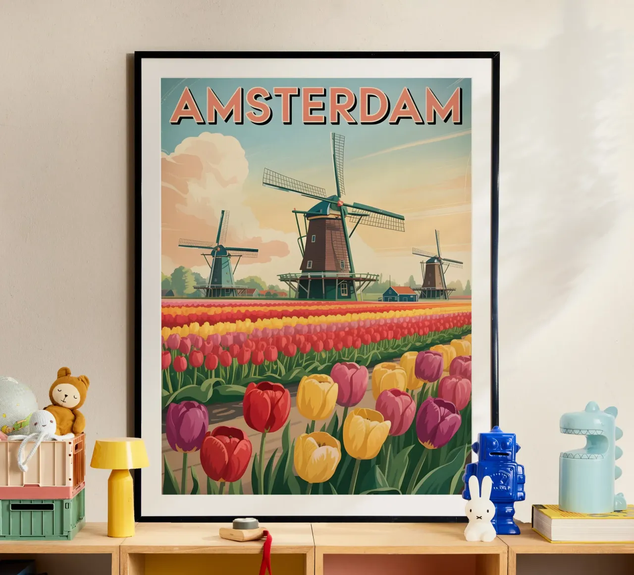 Poster di viaggio vintage sui tulipani di Amsterdam poster con telaio in plastica da Vintage Travel Art