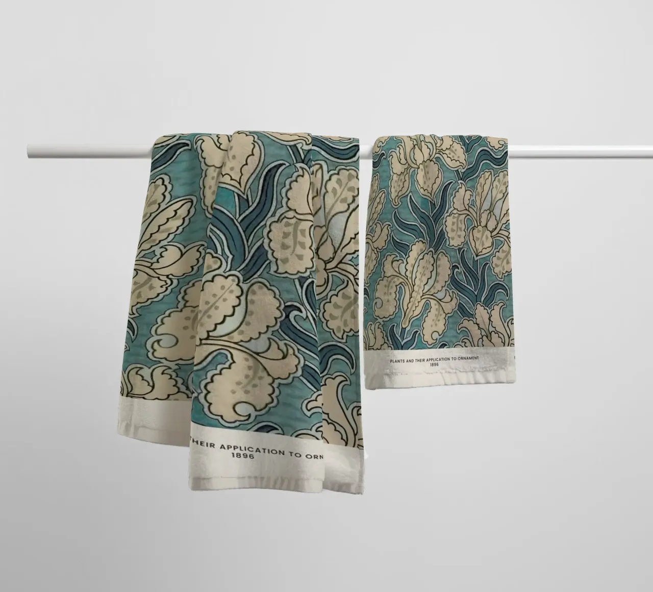 Grasset - Iris asciugamano da bagno da Vintage by JUNIQE