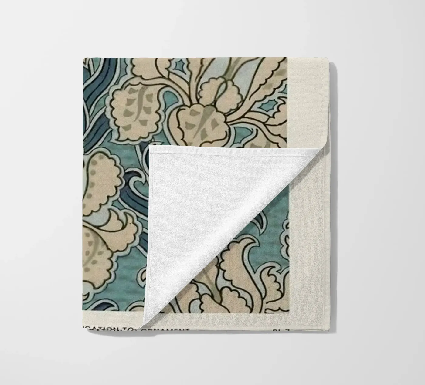 Grasset - Iris serviette de plage de Vintage by JUNIQE