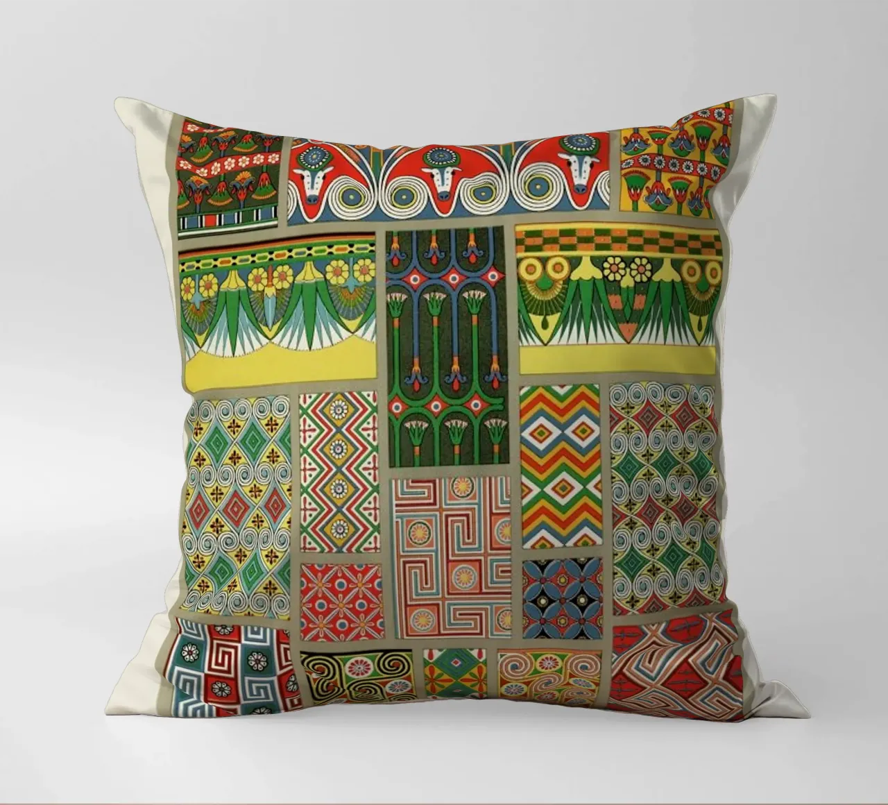 Racinet -  Egyptian  Ornamental Pattern cuscino da Vintage by JUNIQE
