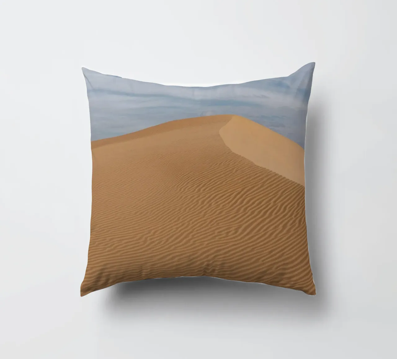 Sand dune in the Sahara desert in Mauritania cuscino da photolovers
