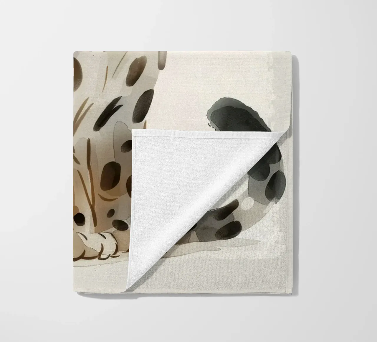 Adorabile illustrazione di leopardo nuvolato - Acquerello morbido telo mare da DesignDoodle
