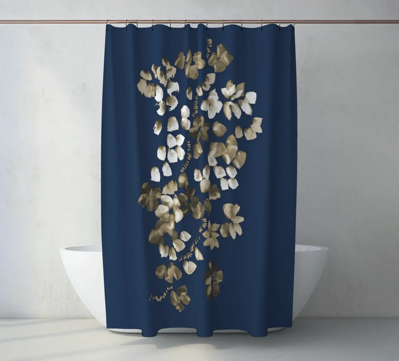 Danushka - Fiori su una vite II tenda da doccia da The Artcircle