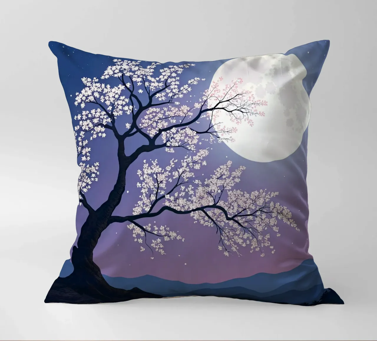 L'abbraccio luminoso della luna piena sui fiori di ciliegio cuscino da Artistic-shop