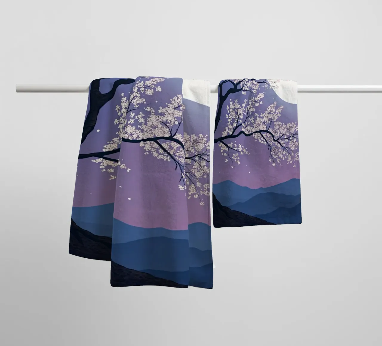 L'abbraccio luminoso della luna piena sui fiori di ciliegio asciugamano da bagno da Artistic-shop