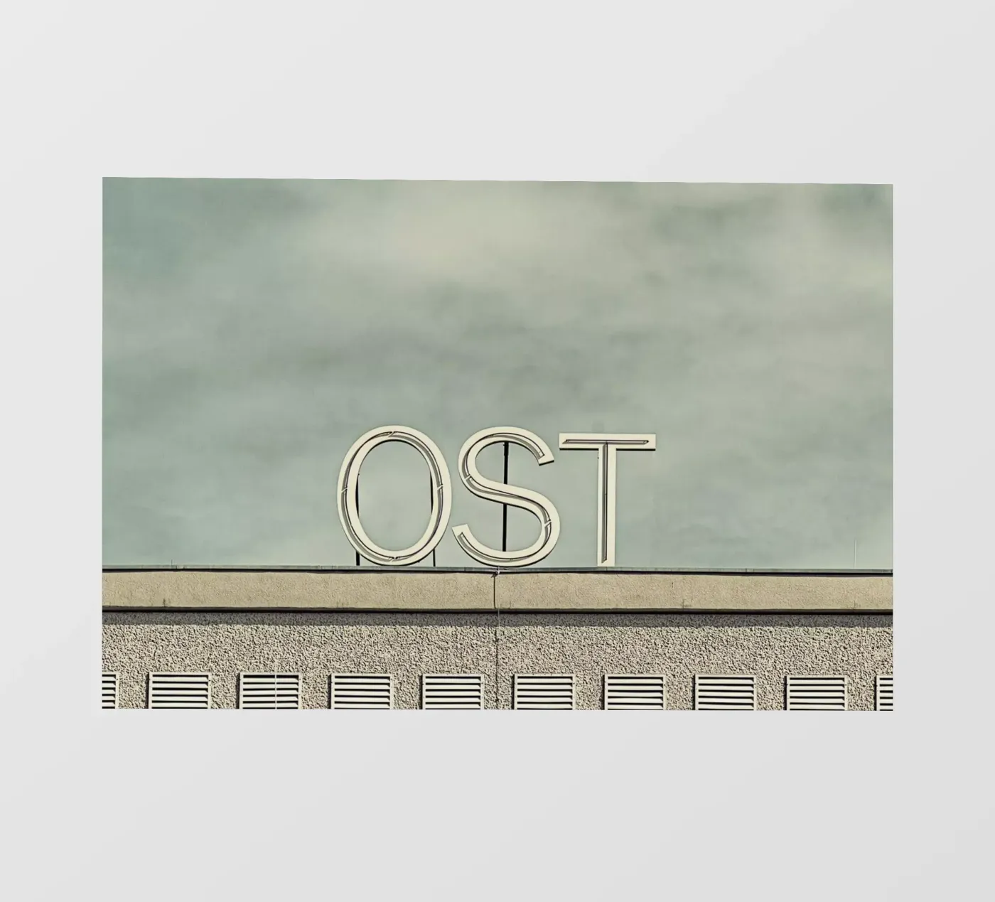 Ost pellicola backlit da Michael Belhadi