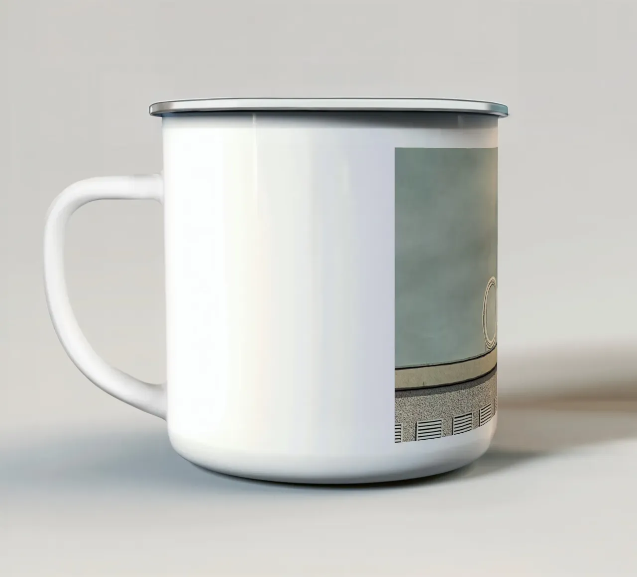 Ost tazza in smalto da Michael Belhadi