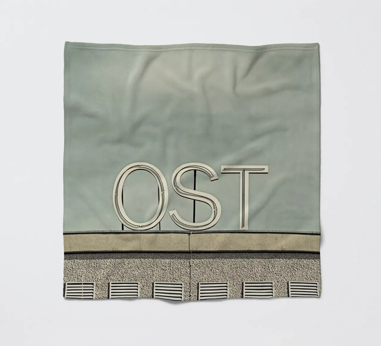 Ost coperta in pile da Michael Belhadi