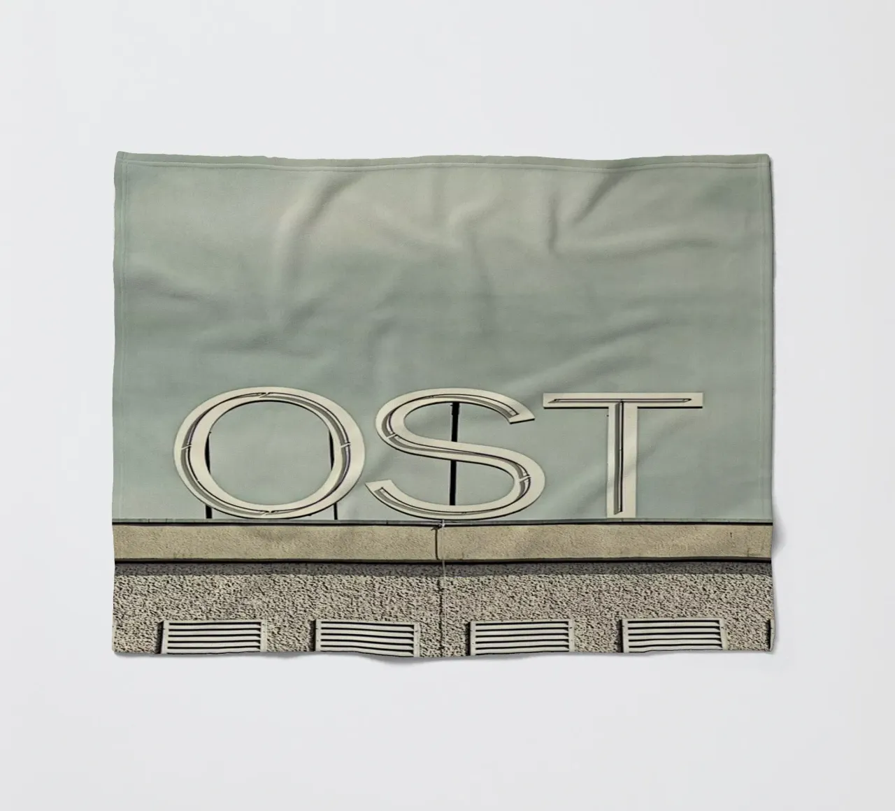 Ost coperta in pile da Michael Belhadi