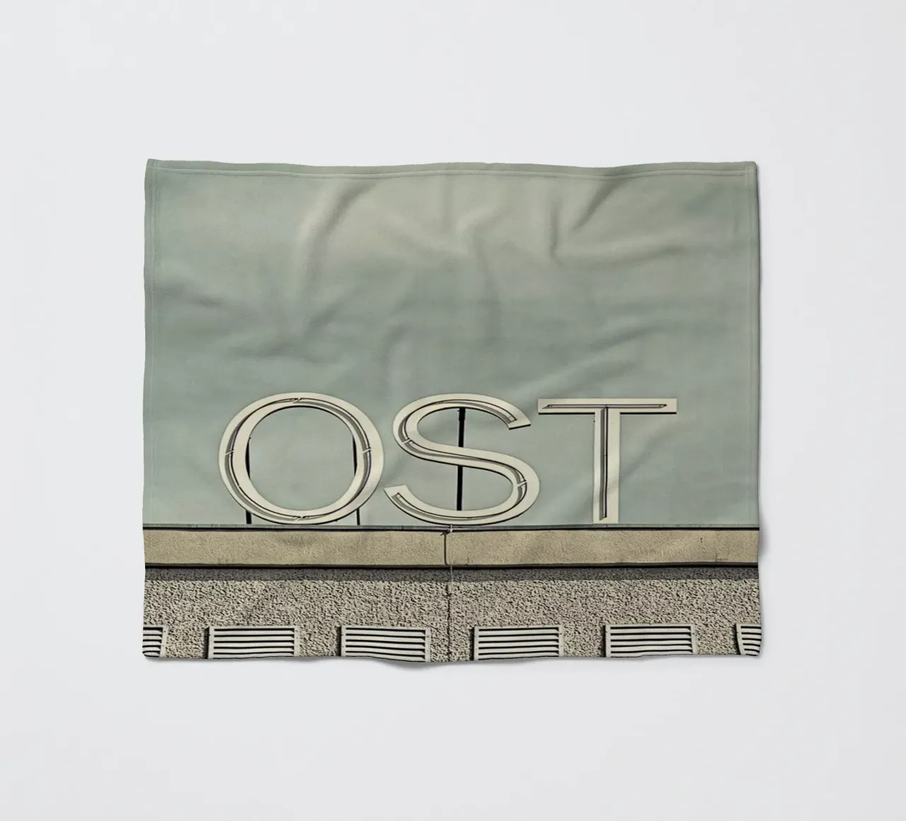 Ost coperta in pile da Michael Belhadi