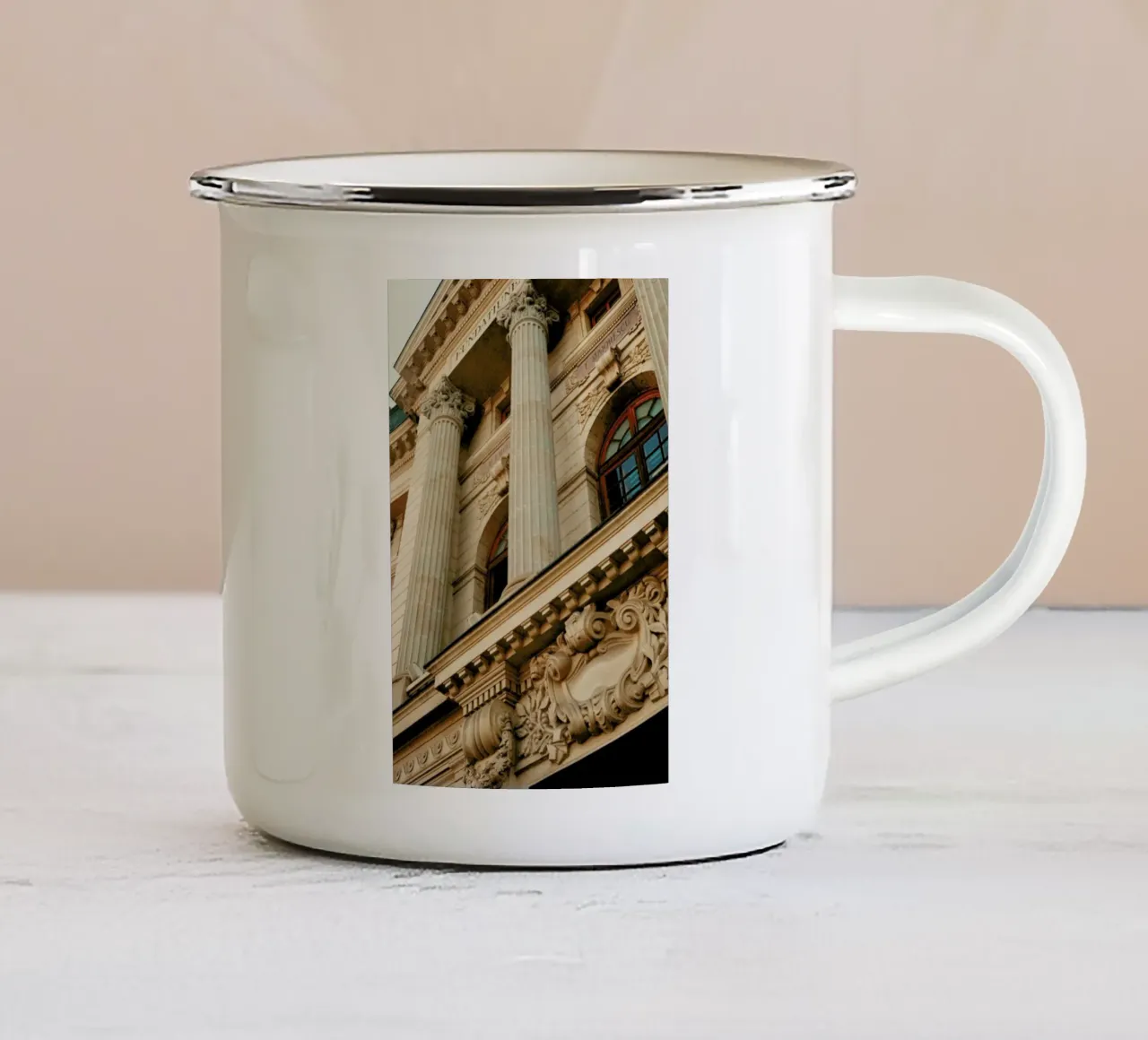 Analog Series Beautiful Columns mug en émail de Sebastian Hilgetag