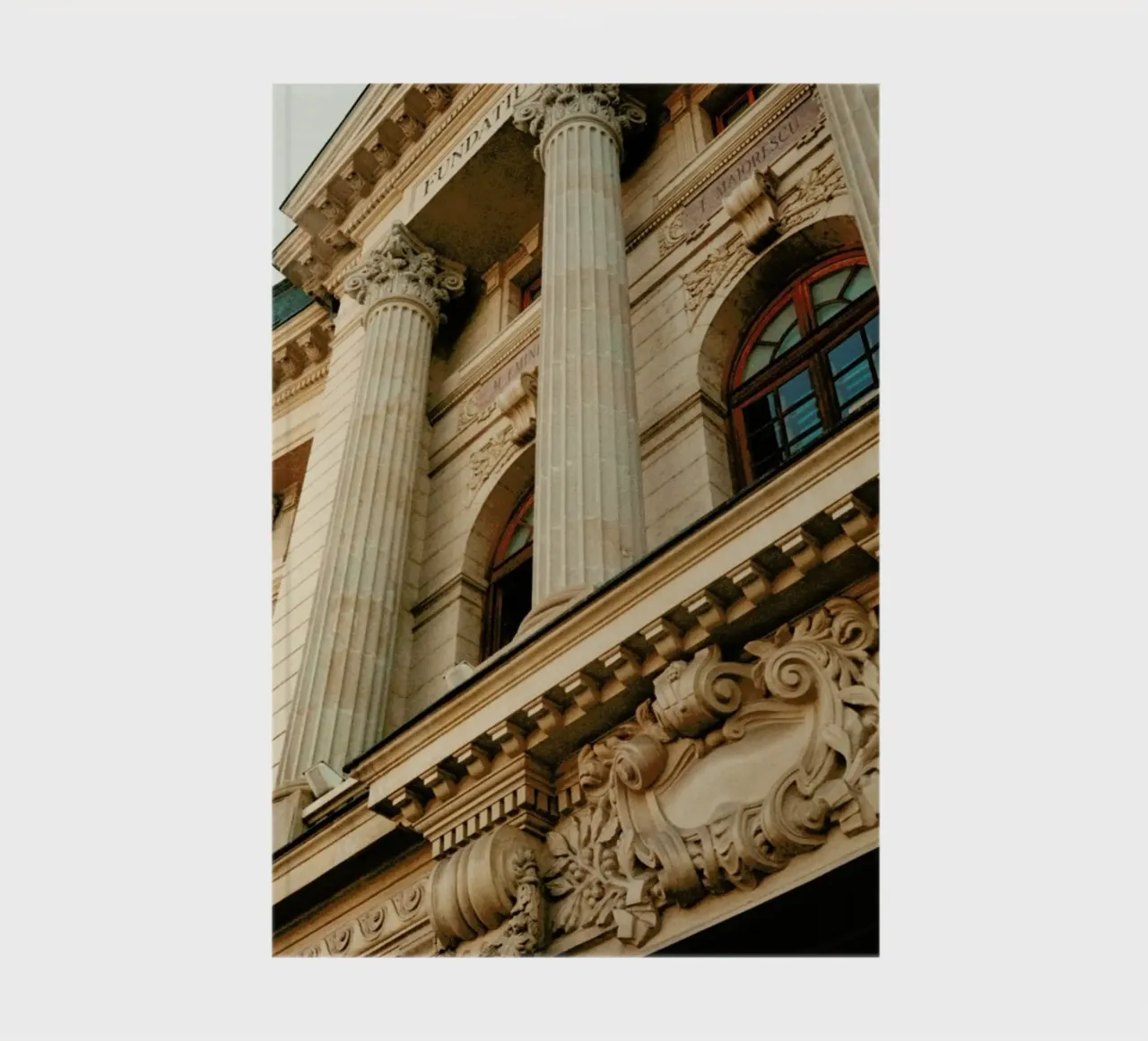 Analog Series Beautiful Columns Notizbuch von Sebastian Hilgetag
