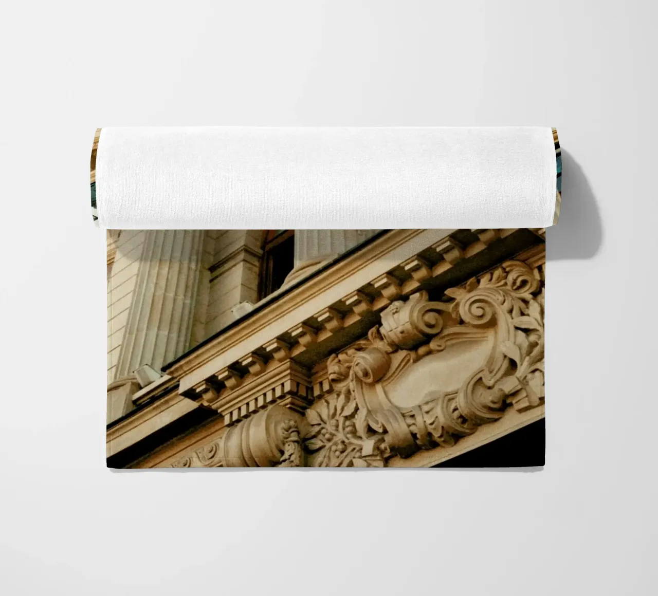 Analog Series Beautiful Columns serviette de plage de Sebastian Hilgetag