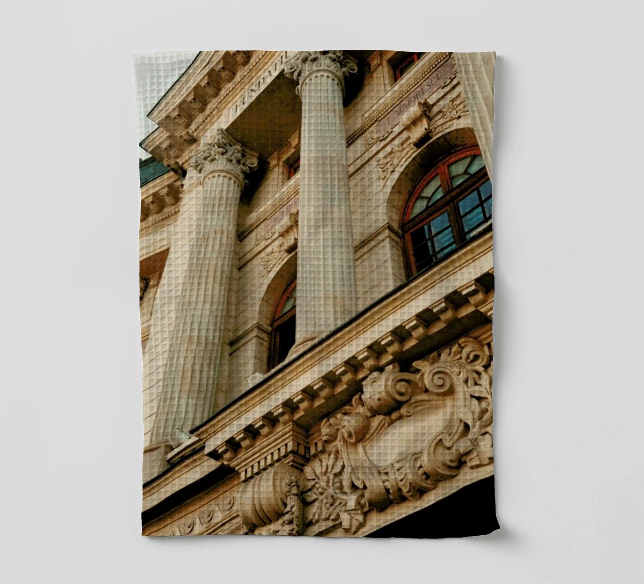 Analog Series Beautiful Columns Geschirrtuch von Sebastian Hilgetag