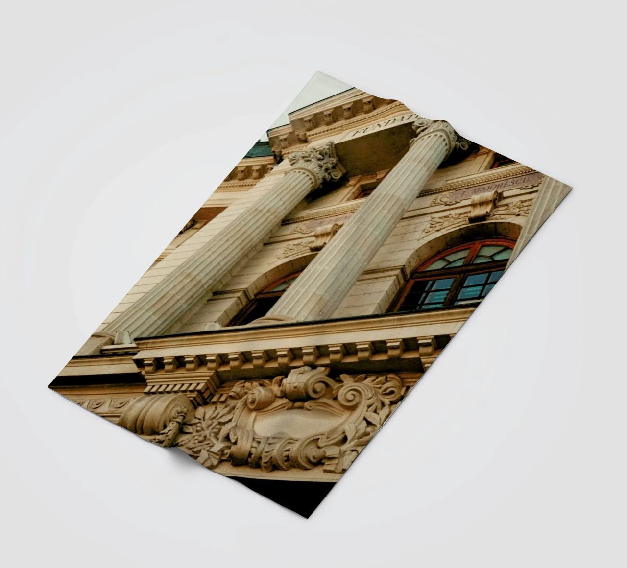 Analog Series Beautiful Columns coperta in pile da Sebastian Hilgetag