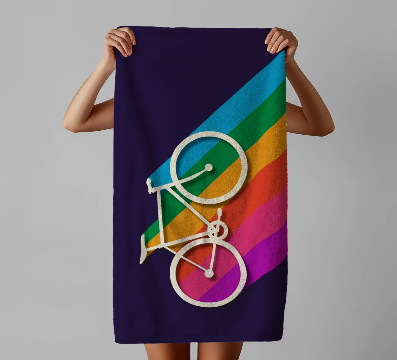 Bici retrò e strisce arcobaleno - Poster minimalista in grassetto asciugamano da bagno da showmemars