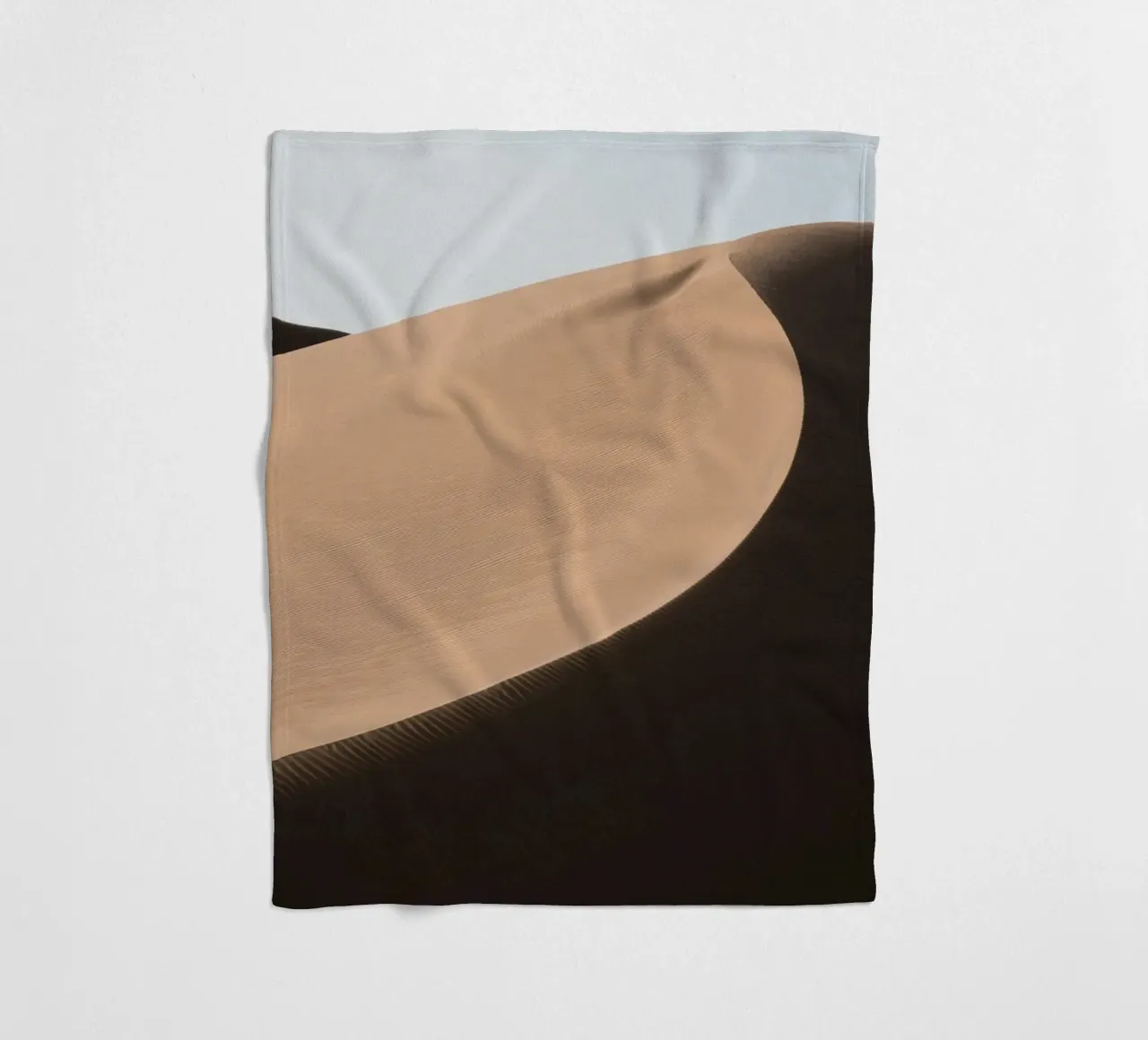Shadow on a sand dune coperta in pile da photolovers