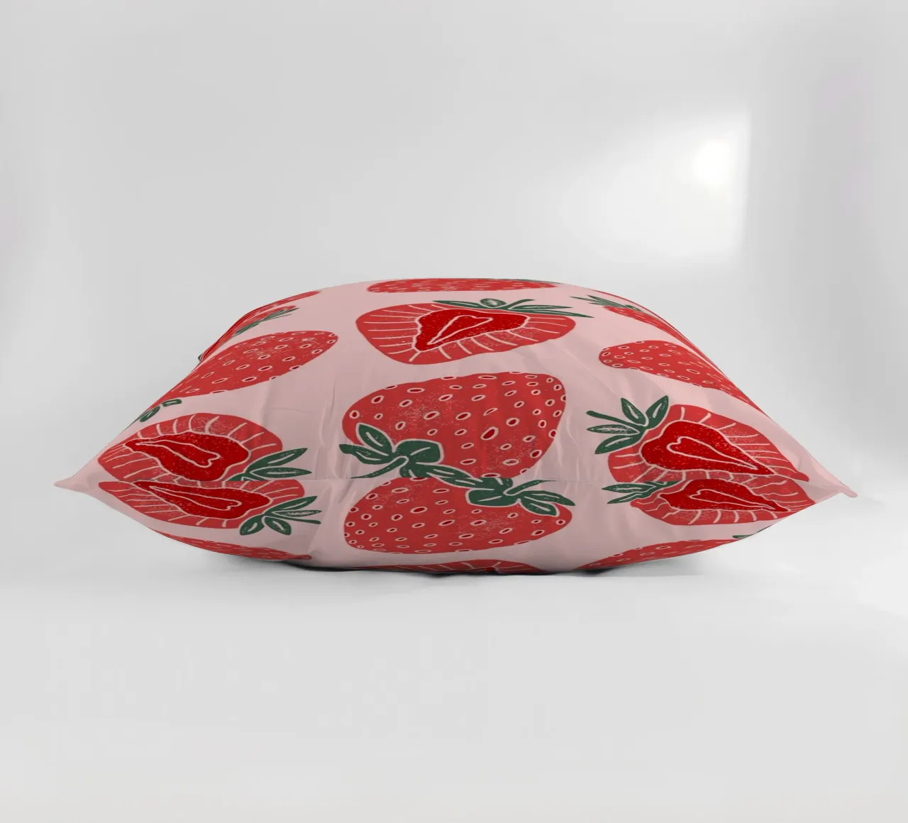Fragola cuscino da IamHomeStudio