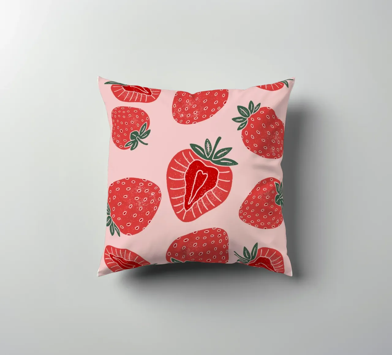 Fragola cuscino da IamHomeStudio