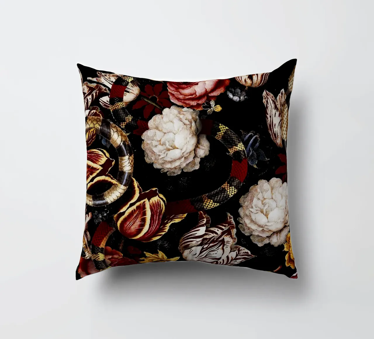 Dangers in the Forest XI cuscino da burcukorkmazyurek