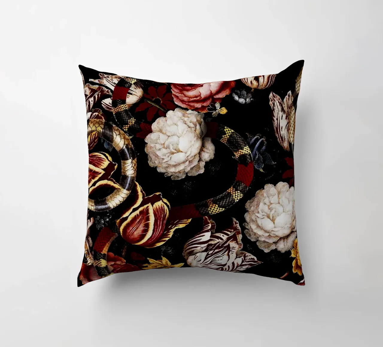 Dangers in the Forest XI cuscino da burcukorkmazyurek