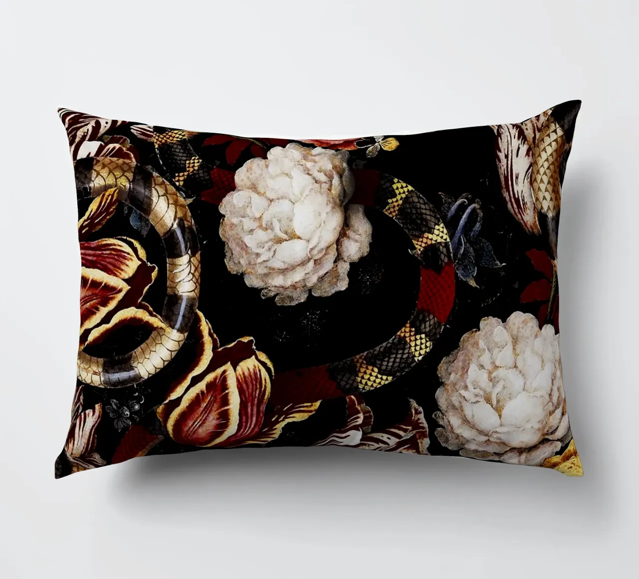 Dangers in the Forest XI cuscino da burcukorkmazyurek