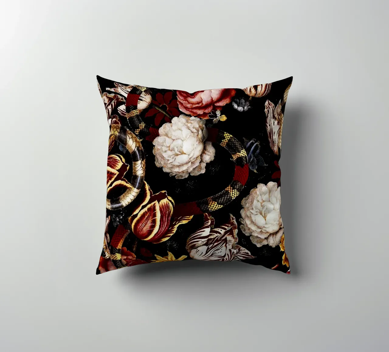 Dangers in the Forest XI cuscino da burcukorkmazyurek