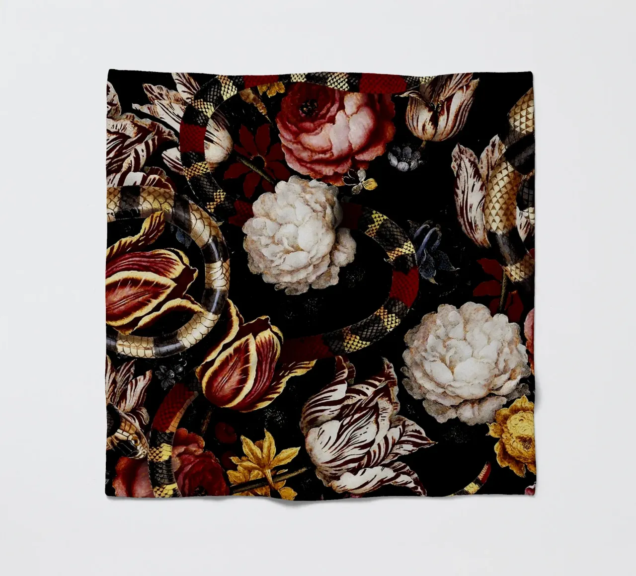 Dangers in the Forest XI coperta in pile da burcukorkmazyurek