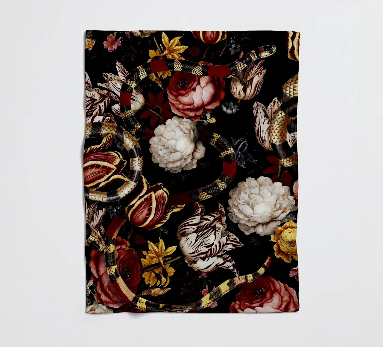 Dangers in the Forest XI coperta in pile da burcukorkmazyurek