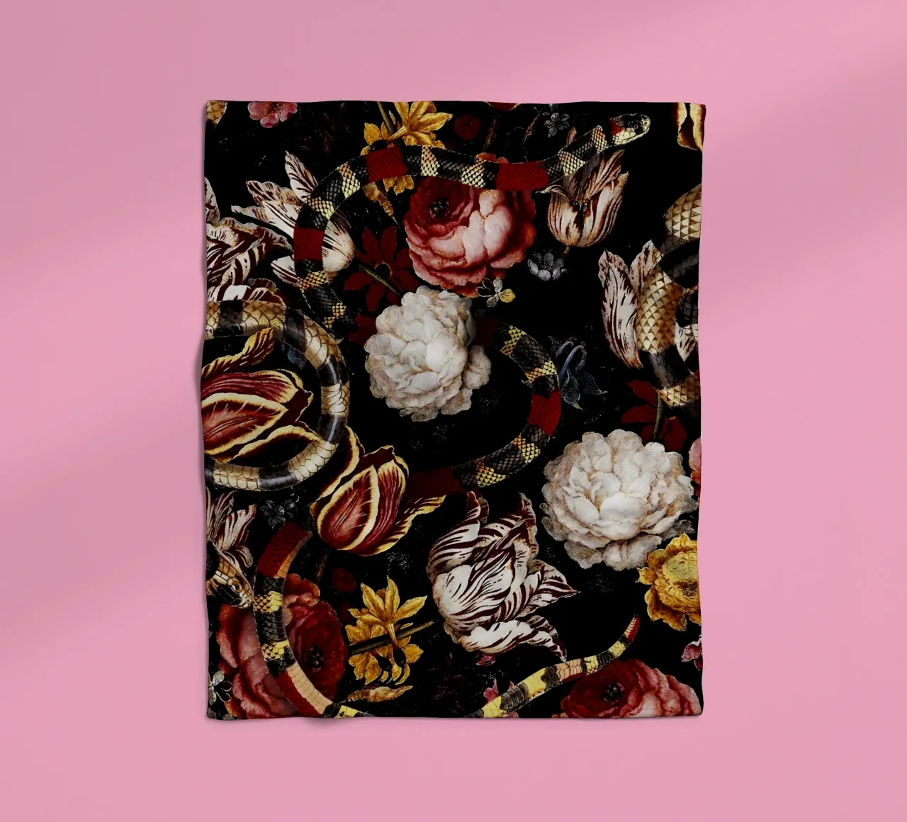 Dangers in the Forest XI coperta in pile da burcukorkmazyurek