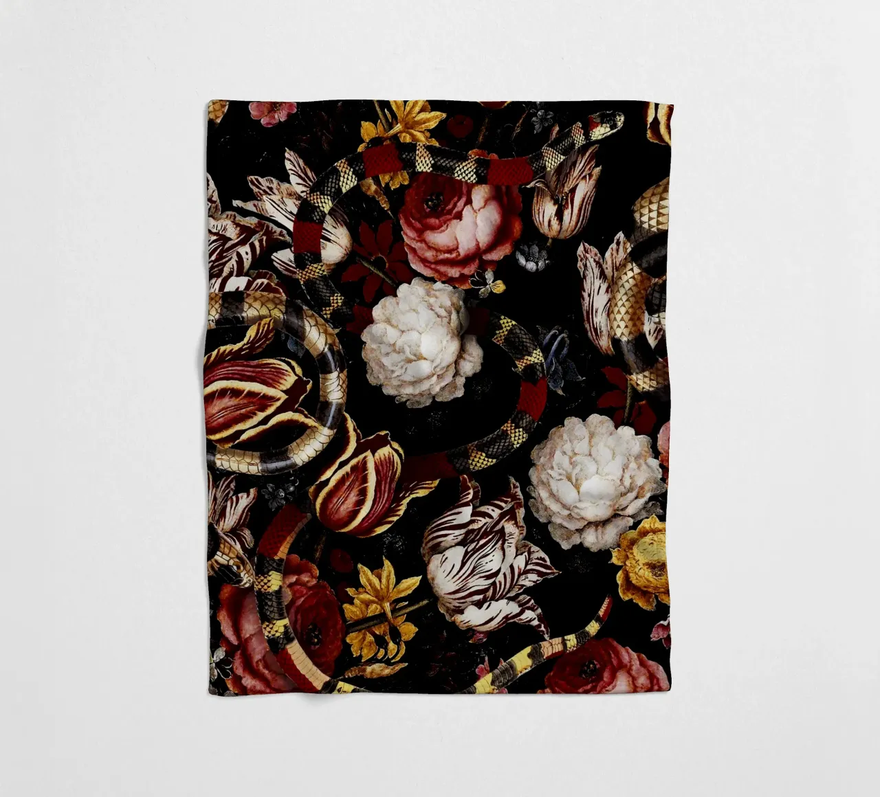 Dangers in the Forest XI coperta in pile da burcukorkmazyurek