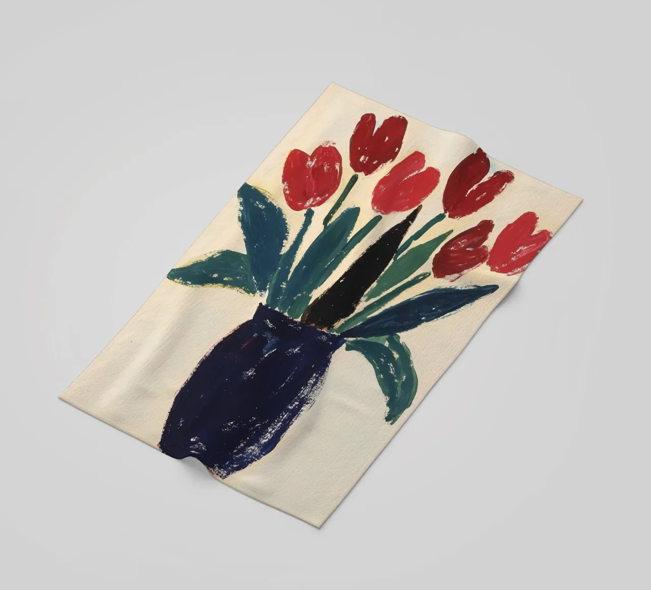 Tulpen in Vase Strandtuch von IamHomeStudio