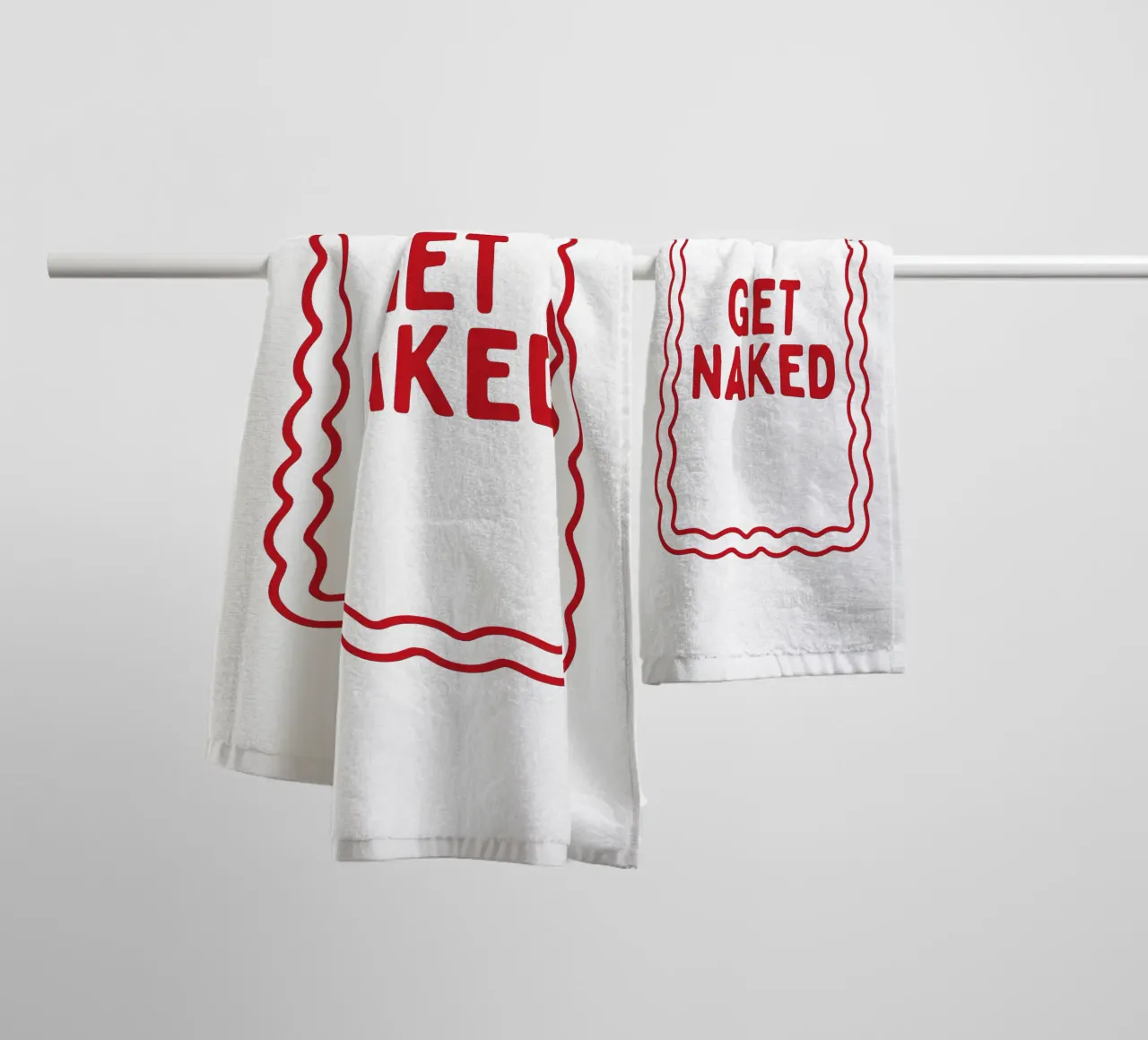 Get Naked asciugamano da bagno da Attaboy Dsgn