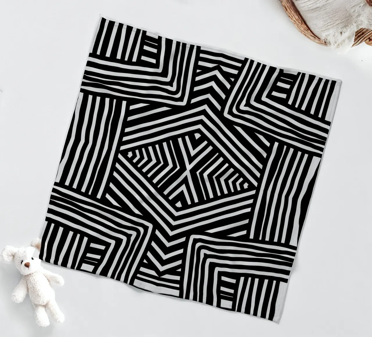 Totem a strisce nere 03 coperta in pile da Little Dean